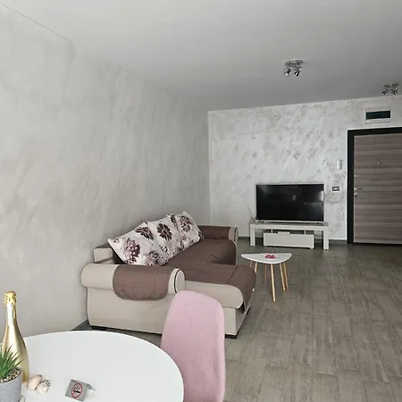 Alezzi Luxury Lidia アパート *